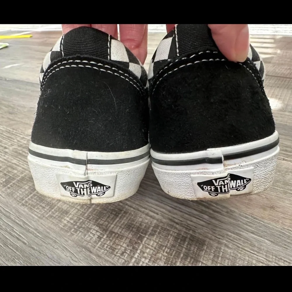 Vans - Picture 2 of 6